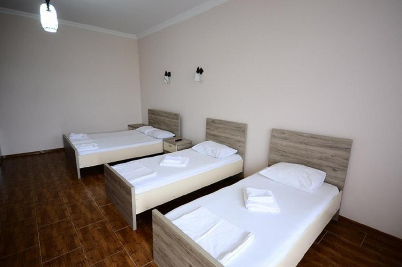 Hulus Hotel Махінджаурі Екстер'єр фото